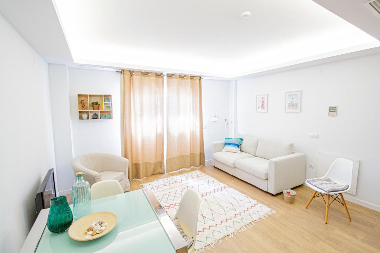 City Apartment With Workspace, Rooftop & Parking Tarifa Esterno foto